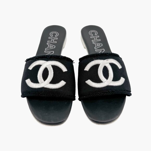 Chanel CC Flat Mule Slide Sandals EU 37 US 6-6.5 Black Knit Fabric Logo Slipper - Picture 2 of 12